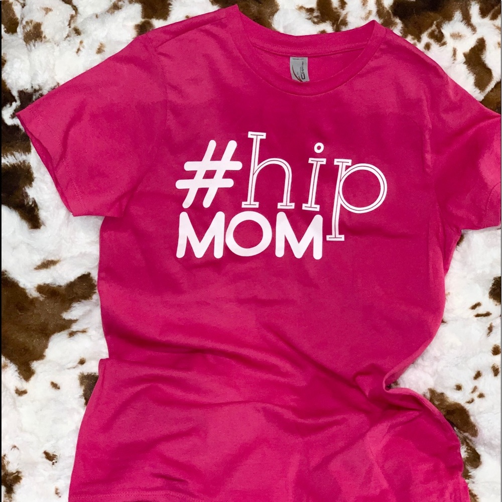 NWT #HIPMOM PINK TEE